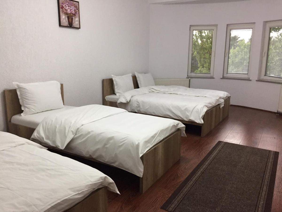 Hotel Park Pristina Exteriör bild