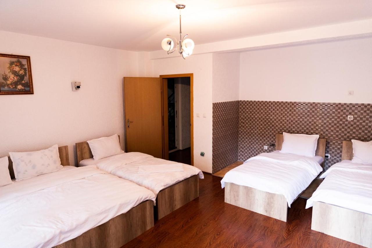 Hotel Park Pristina Exteriör bild