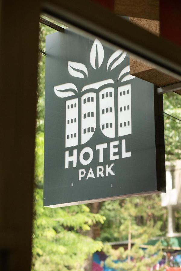 Hotel Park Pristina Exteriör bild